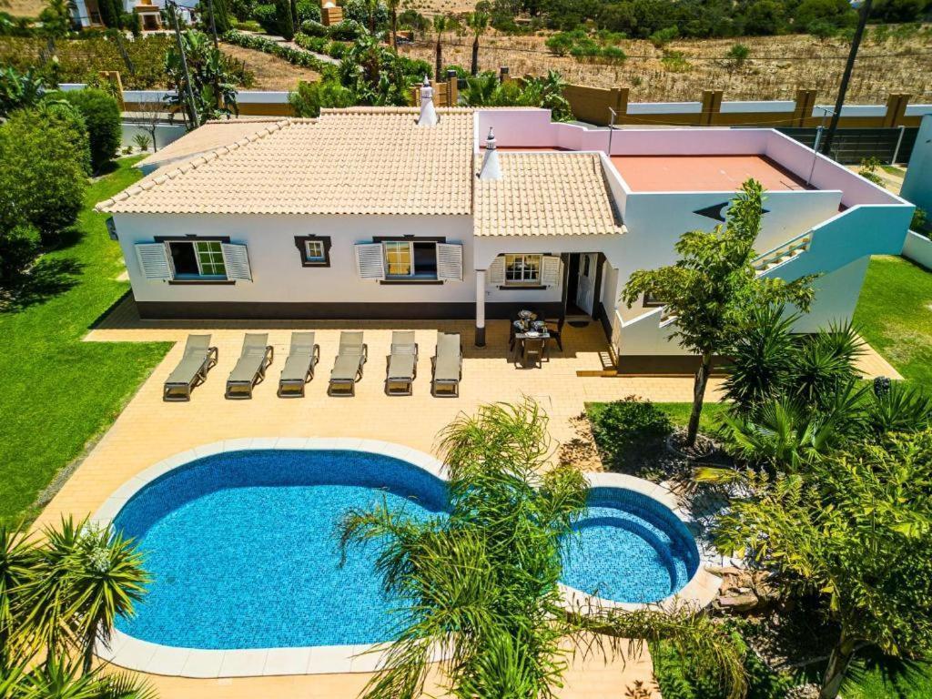 Villa Amendoeira *